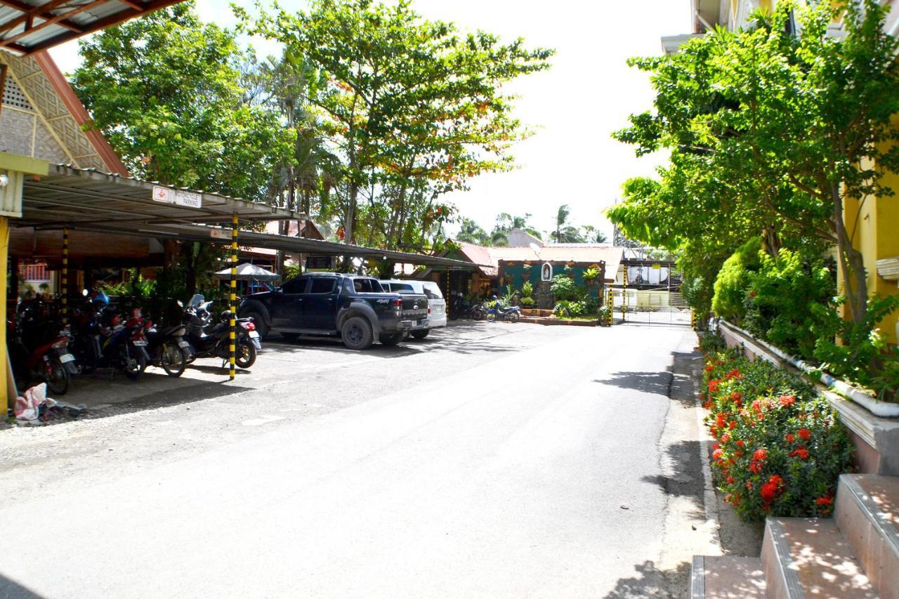 Rufina'S Leisure Center Hotel Tagum Exterior photo